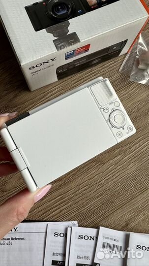 Камера Sony zv 1