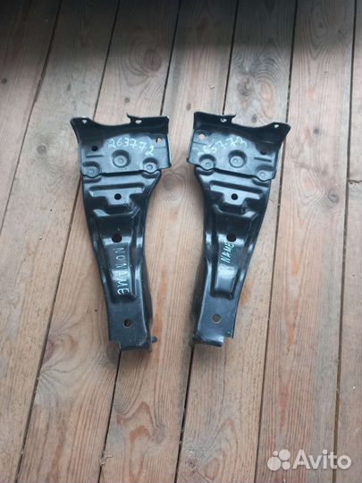 Кронштейн усилителя бампера на Toyota Prado 150