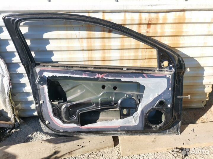 Дверь левая Opel Astra H Z16XER 2010
