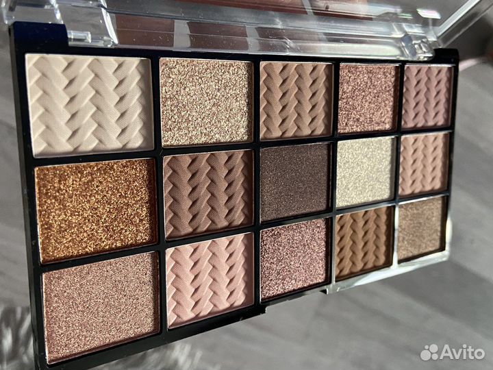Палетка теней revolution новая