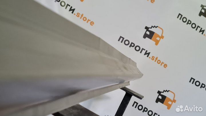 Ремонтный порог правый Ford Kuga