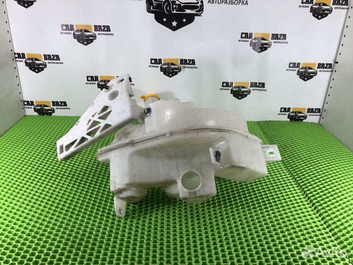 Бачок омывателя Mazda 3, Mazda 5