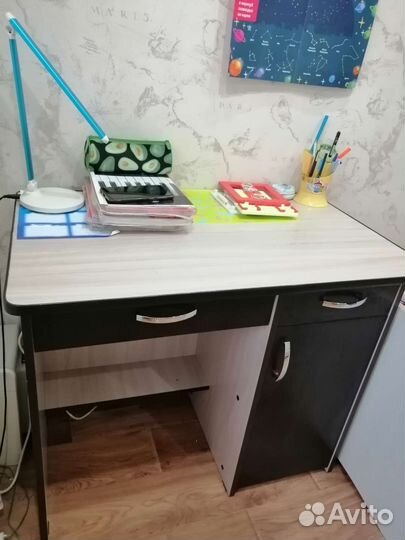 Письменный стол для школьника
