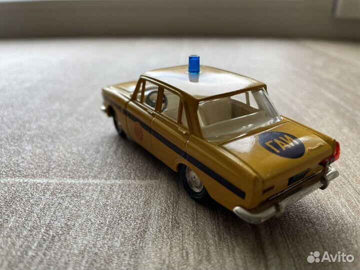 Коллекционная машинка Москвич «гаи»
