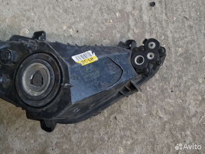 Фара противотуманная левая Hyundai Elantra 5