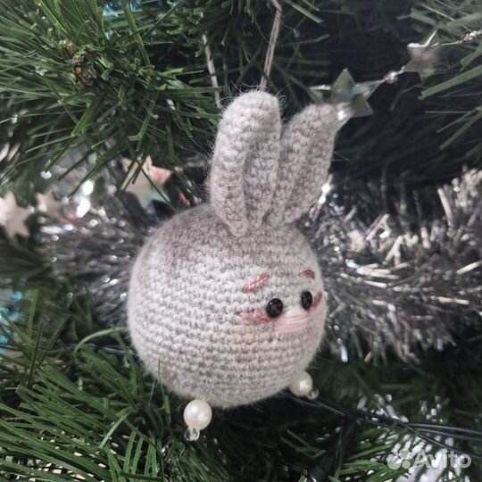 Новогодний шарик - зайка