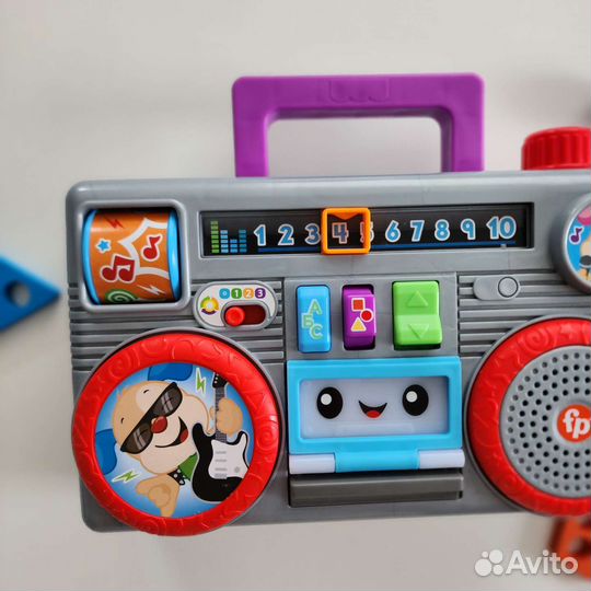 Развивающий магнитофон от Fisher Price