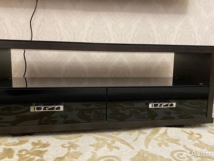 Подставка под телевизор