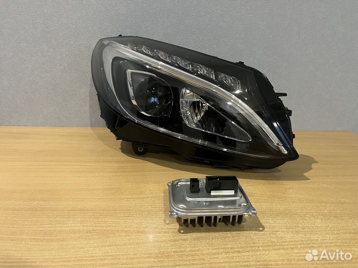 Правая фара Mercedes w205 дорестайлинг всборе