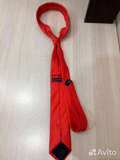 Галстук красный