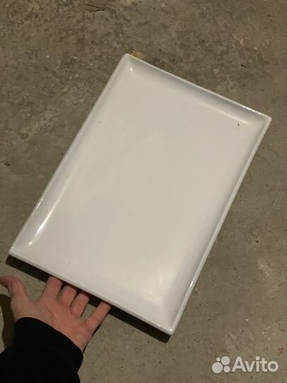 Тарелки, чашки, оборудование, посуда