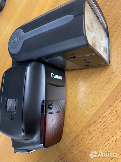 Вспышка камеры Canon Speedlite 600 EX-RT