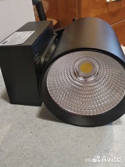 Светодиодный трековый светильник ob2105tr-30w