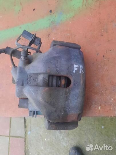 Суппорт передний ауди а4 8е