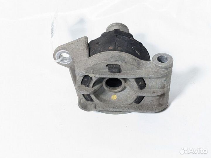 Опора двигателя задняя Opel Astra H универсал