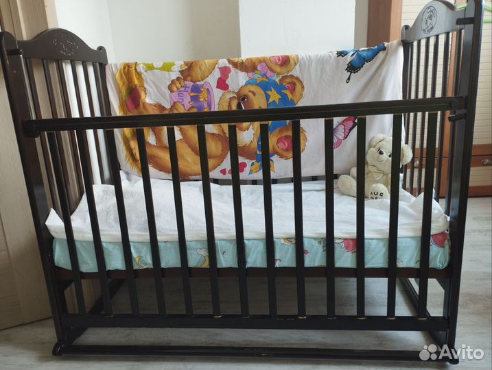 Детская кроватка