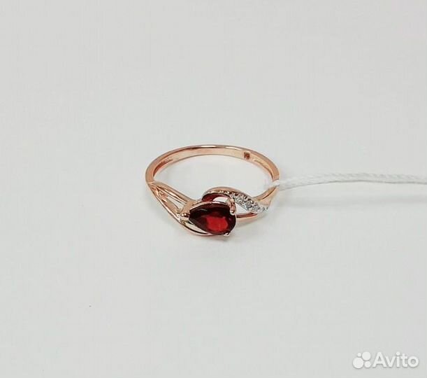 Золотое кольцо с камнем 15,5р
