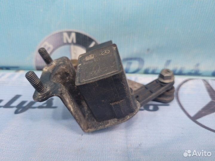 Датчик положения кузова Mercedes-Benz E-Class W211