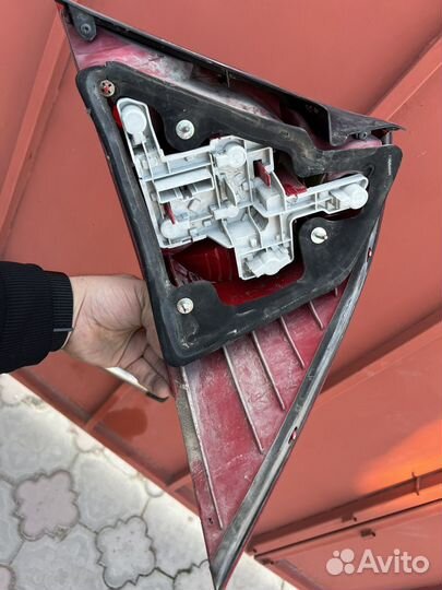 Фонарь задний левый Ford mondeo 3