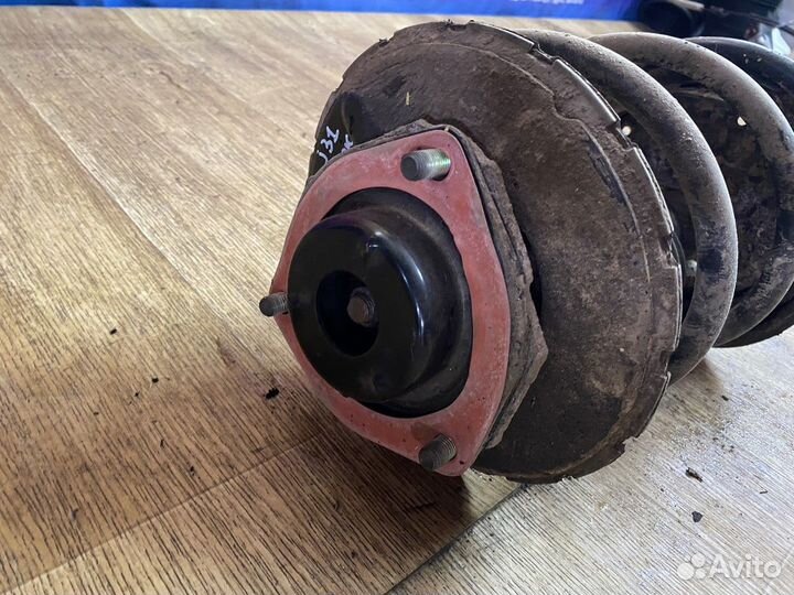 Стойка передняя правая c пружиной Теана J31