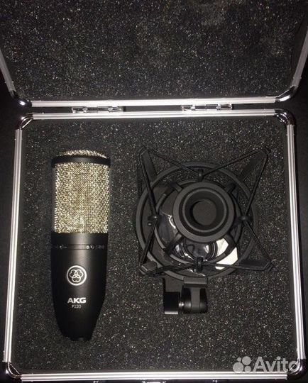 AKG 220 микрофон