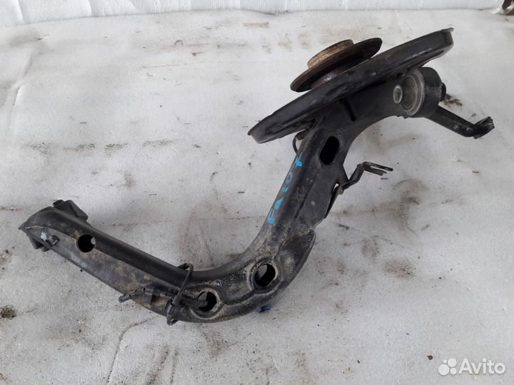 Кулак поворотный задний левый BMW 3 E46