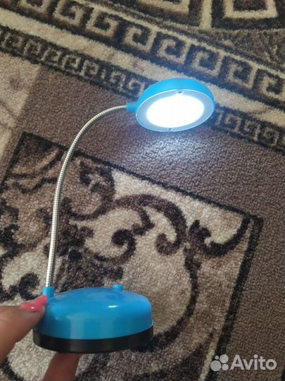 Лампа светодиодная настольная