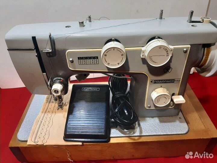 Швейная машина Подольск 142
