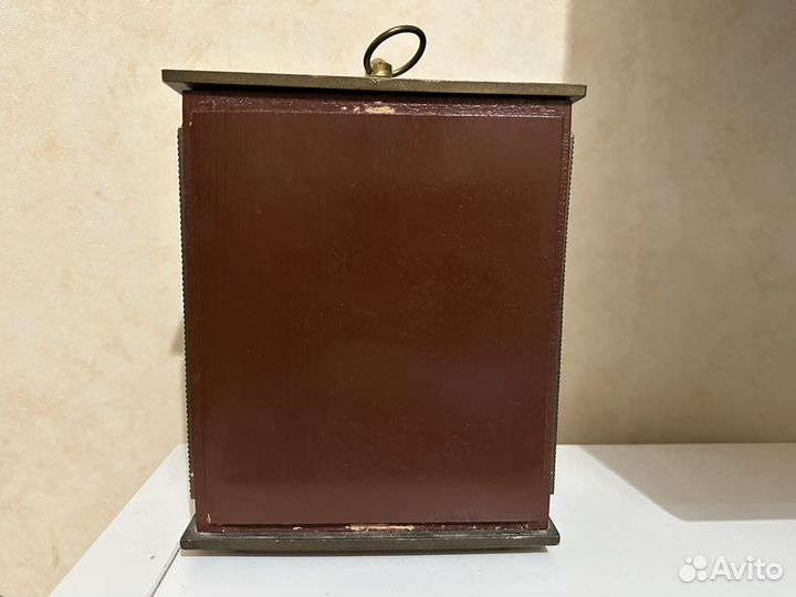 Настольные часы