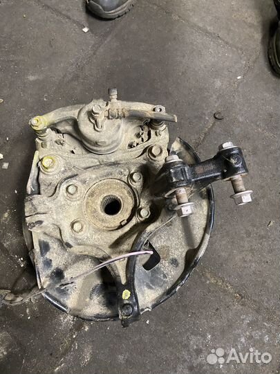 Поворотный кулак mazda 3 бм