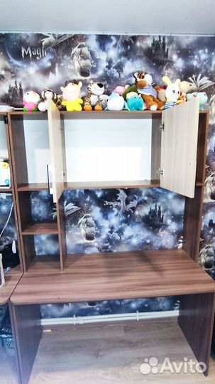 Письменный стол с шкафчиком