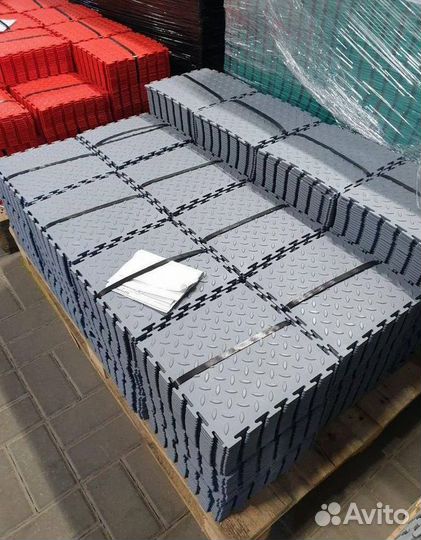 Модульная плитка пвх в спорт зал