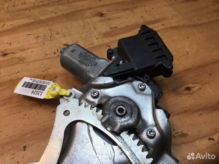 Стеклоподъемник прав. перед. toyota auris