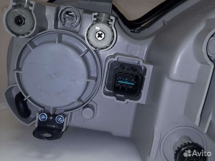 Правая фара hyundai sonata 02-11