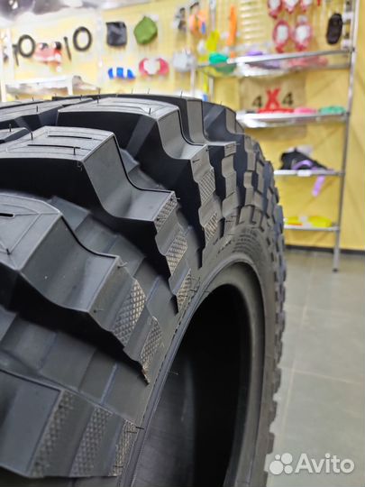 Maxxis M8060 Trepador 35/12.5 R17 119K