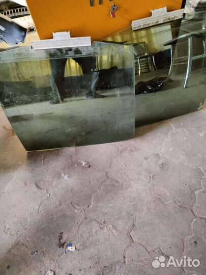 Стекла задние Мерседес 124