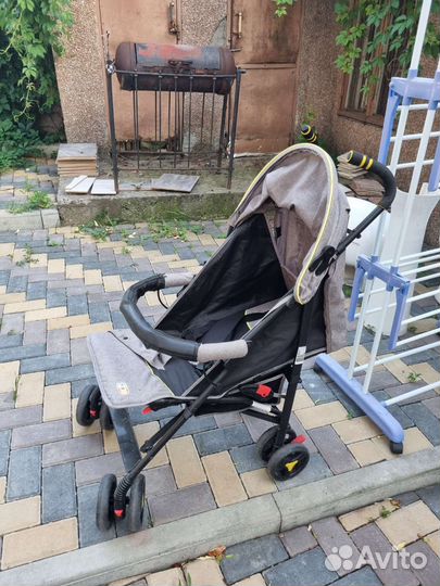 Прогулочная коляска