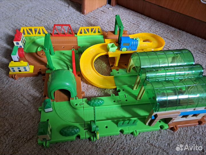 Ящик с детскими игрушками