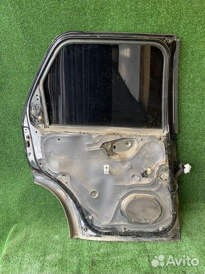 Дверь задняя левая Ford Maverick черная