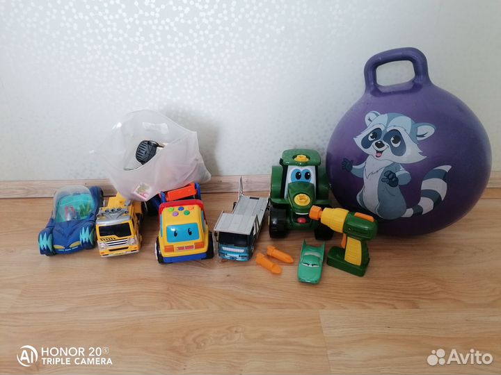 Фирменные игрушки большим пакетом