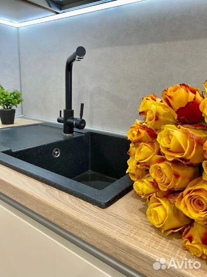 Угловая кухня на заказ. Производство