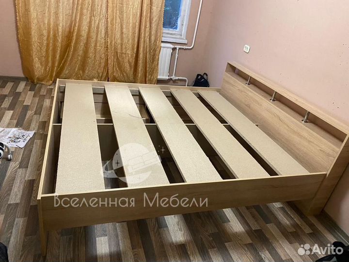 Кровать
