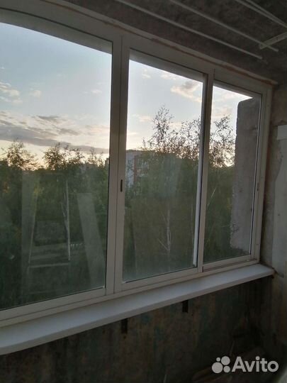 Алюминиевые окна на балкон б/у