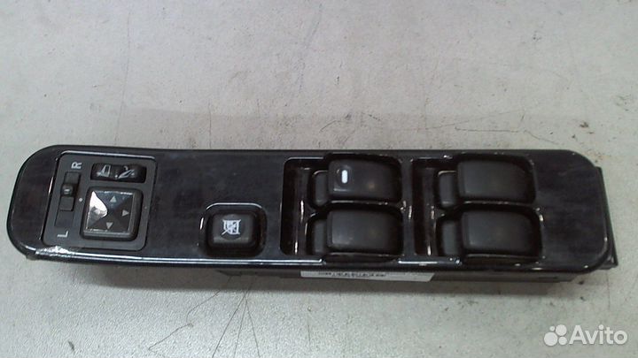 Кнопка стеклоподъемника Mitsubishi Montero Sport