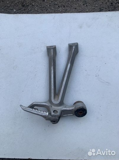 Подножка задняя suzuki gsx r 1000 k 7