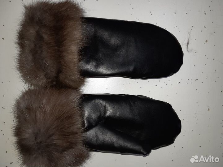 Меховые варежки