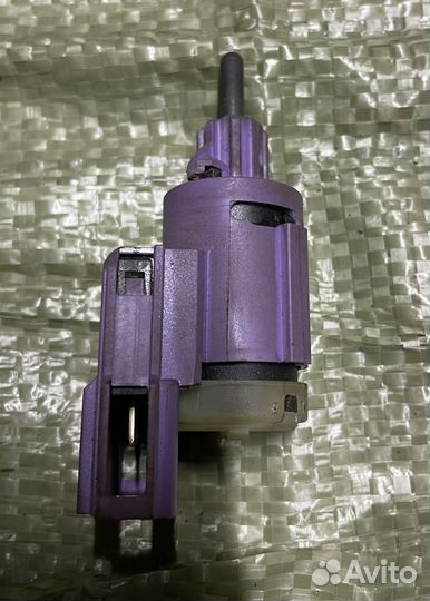 Датчик включения стоп сигнала (лягушка) S. Fabia