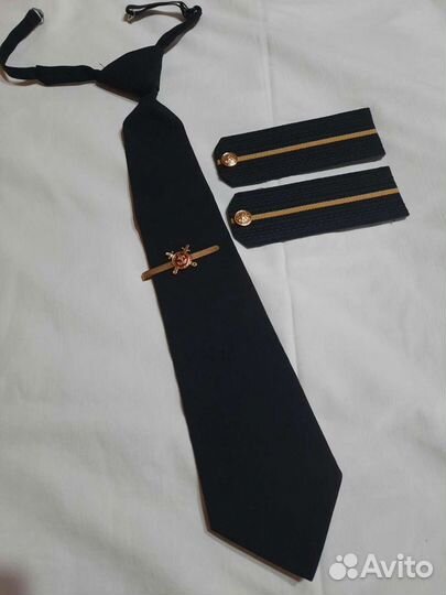 Галстук и погоны