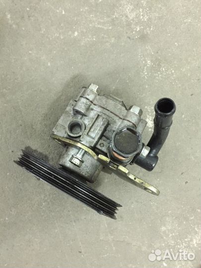 Насос гур на Ниссан Альмера Классик B10 1,6