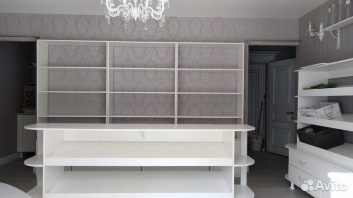 Витрина-прилавок остекленный, стеллажи, витрины